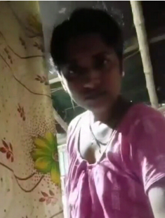 Village Bhabhi Showing Boobs On Video Call