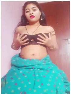Desi Bhabhi Fingering And Pissing