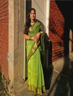 Beautiful Very Big Boobs Babe Pressing Boobs And Fingering 2