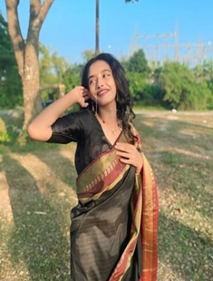 Horny Bengali Influencer Showing Her Tit & Juicy Boobs