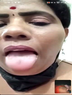 Mature Horny Desi Bhabhi Showing And Moaning