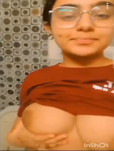 Beautiful Cute Gf Showing Boobs