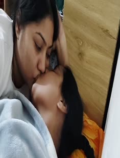 Horny Desi Lesbian Girls Kissing And Fingering 1